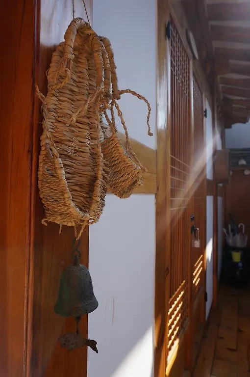 Haemil Hanok Guesthouse Σεούλ Πανσιόν